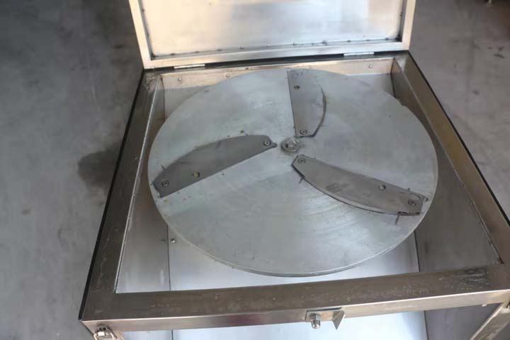 Banana slicing machine blades